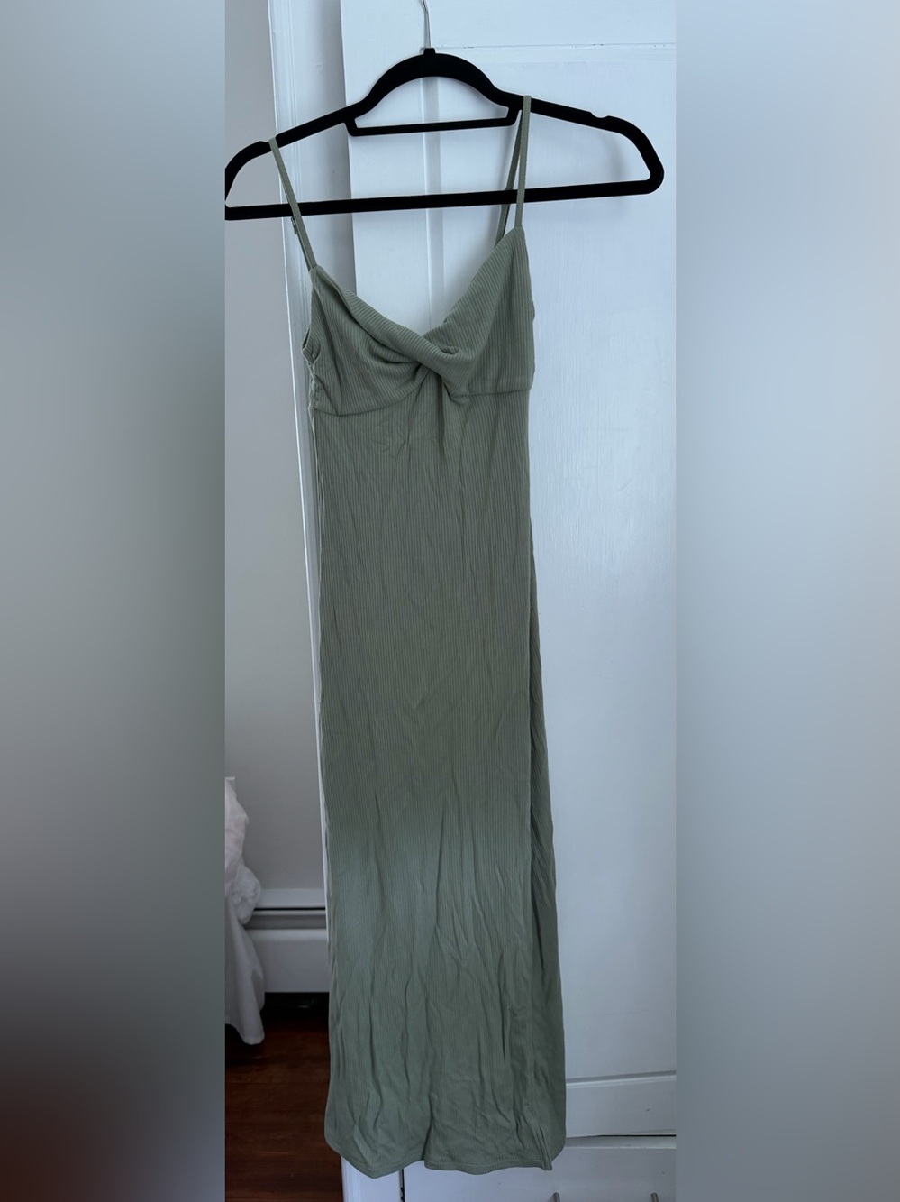 Aritzia Wilfred Olive Green Ribbed Maxi Skirt